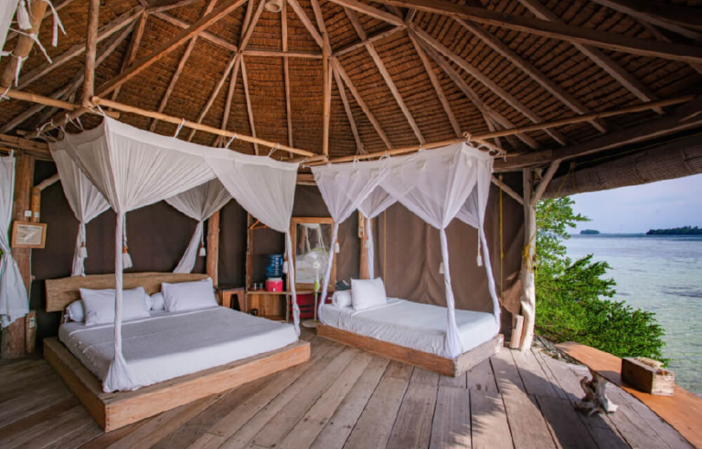 Oceanfront Rooms - Pulau Macan